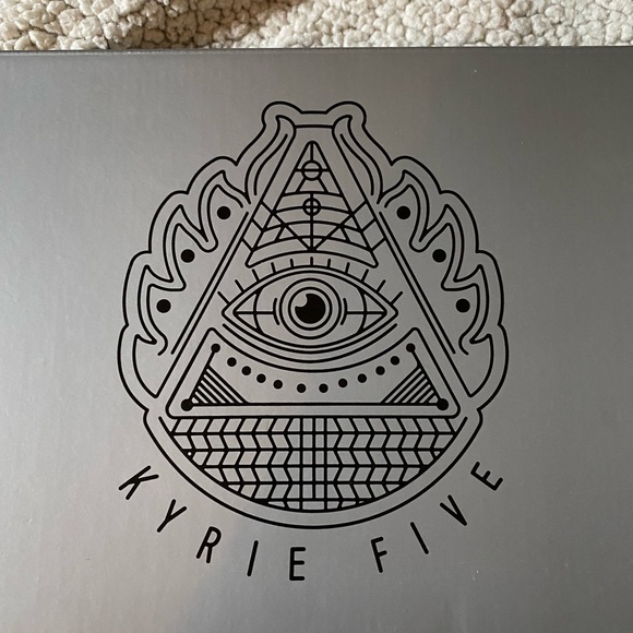 All black Nike Kylie 5 (GS) - Picture 7 of 7